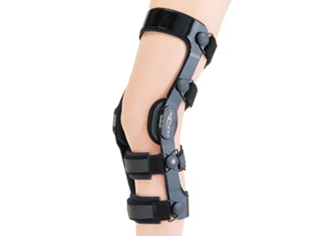 膝　サポーター　前十字靭帯損傷用　Lバスケットボール